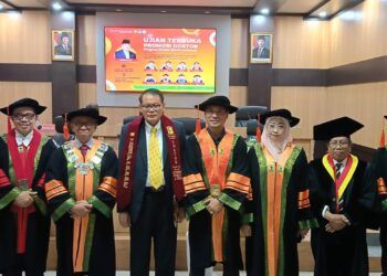 Anggota DPRD Sumbar Zulkenedi Said Raih Gelar Doktor Unand di Usia 63 Tahun