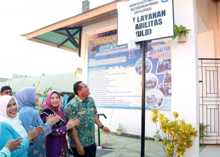 Wali Kota Pariaman, Yota Balad, meresmikan Unit Layanan Disabilitas (ULD) Kota Pariaman di Dinas Pendidikan Pemuda dan Olahraga Kota Pariaman, Jumat (31/7/2026).