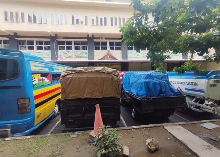 Kendaraan yang memuat BBM subsidi diamankan di Mapolda Sumbar.