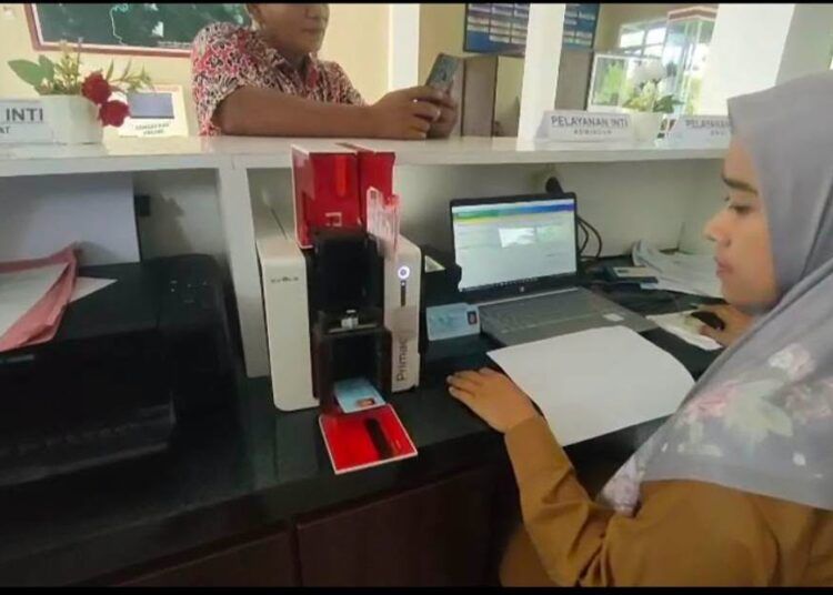 SIGADINK EMAS-25, pelayanan yang sebelumnya terpusat di kantor Dinas Kependudukan dan Pencatatan Sipil (Disdukcapil) Dharmasraya kini hadir di tingkat nagari.
