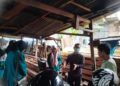 Edukasi APD di Industri Perabot Kurao Pagang, Dosen Poltekkes Kemenkes Padang Soroti Risiko Debu Kayu