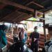 Edukasi APD di Industri Perabot Kurao Pagang, Dosen Poltekkes Kemenkes Padang Soroti Risiko Debu Kayu
