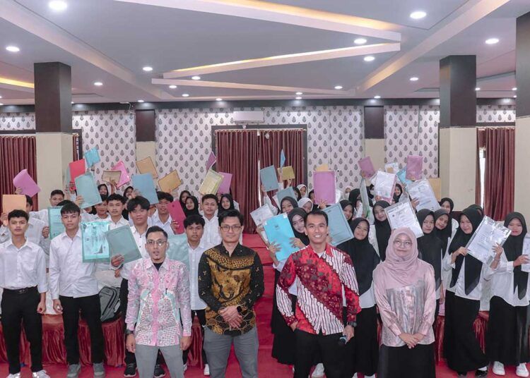 Calon mahasiswa mengikuti tahapan akhir seleksi Kartu Indonesia Pintar (KIP) Kuliah di Universitas Muhammadiyah (UM) Sumatera Barat.