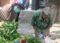 Jual Sayur dengan Gerobak Keliling, Lansia di Padang Berjuang Hidupi Belasan Anggota Keluarga