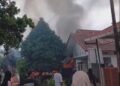 Video: Api Mengamuk di Padang, Asap Hitam Membubung Tinggi