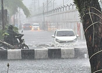 BMKG Ungkap Penyebab Hujan Lebat di Padang, Warga Diminta Waspada Tiga Hari ke Depan