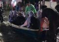 Banjir Putus Akses Pulang, Siswa SMAN 3 Padang Dievakuasi Naik Perahu