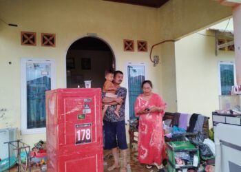 Cerita Warga Padang Bertahan 17 Jam di Loteng Saat Banjir Melanda, Seluruh Isi Rumah Tak Terselamatkan