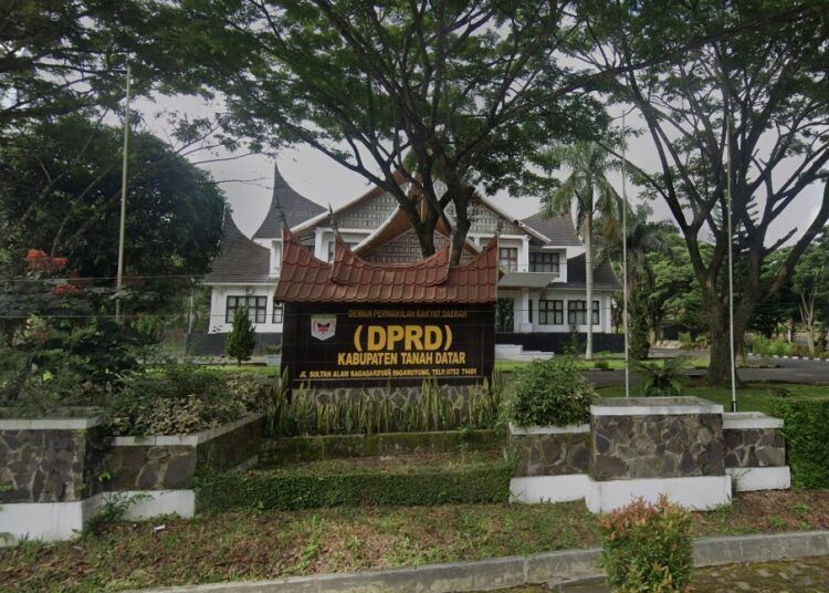 Kantor DPRD Tanah Datar.