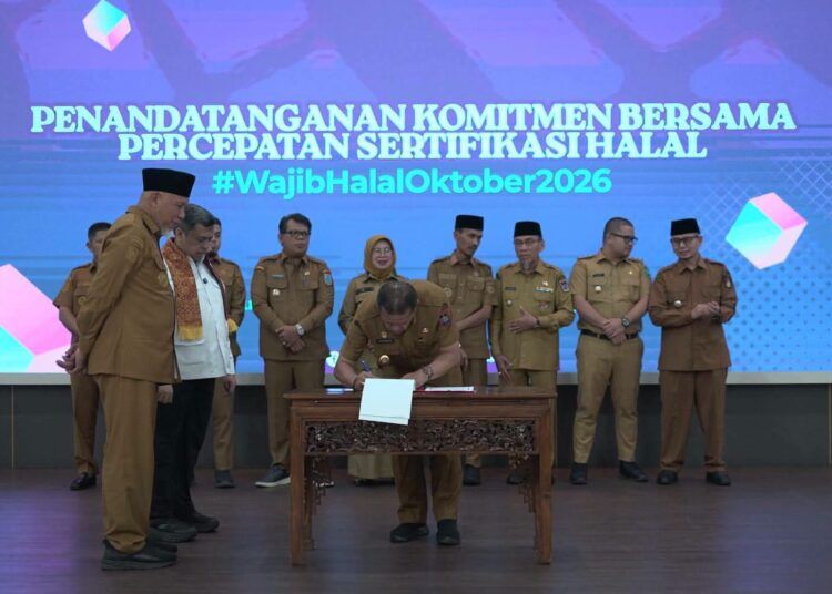 Wakil Wali Kota Payakumbuh, Elzadaswarman, menghadiri Rapat Koordinasi Kepala Daerah se-Sumatera Barat dengan tema "Penguatan Komitmen Pemerintah Daerah dalam Percepatan Sertifikasi Halal dan Pembangunan Ekosistem Halal di Sumatera Barat" yang digelar di Auditorium Gubernuran Sumatera Barat pada Selasa (4/8/2026).