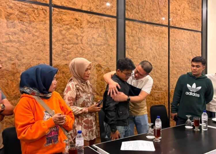 Kasus cekcok hingga berujung dugaan pemukulan pengendara yang dilakukan Dirreskrimum Polda Sumatera Barat (Sumbar), Kombes Teddy Fanani, di kawasan Lubuk Buaya, Kecamatan Koto Tangah, Kota Padang, yang terjadi pada Jumat (7/8/2026) berakhir damai. Foto: Polda Sumbar
