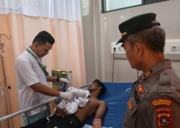 Pengantar Es Kristal Disabet Samurai Saat Bekerja di Padang, Pelaku Kabur