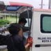 Isak Tangis Iringi Penyerahan Jenazah Pelajar SMP yang Hanyut di Sungai Batang Arau Padang