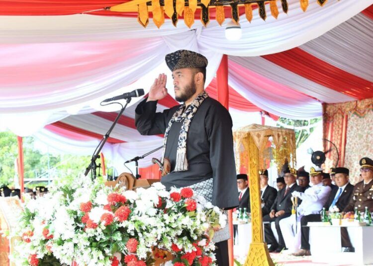 Wali Kota Padang, Fadly Amran, memimpin Upacara Peringatan Hari Ulang Tahun (HUT) Republik Indonesia (RI) ke-81 tingkat Kota Padang di Lapangan Upacara Balai Kota Padang, Senin (17/8/2026) pagi.