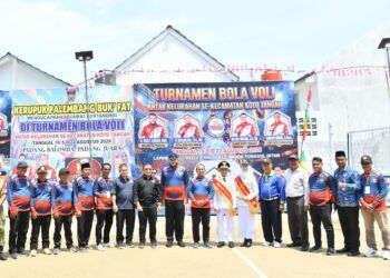 Wali Kota Padang Buka Turnamen Bola Voli Antar Kelurahan se-Kecamatan Koto Tangah