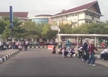 Mahasiswa Baru Jalan Jongkok Saat Masuk Kampus, UNP Sebut Bukan Perpeloncoan