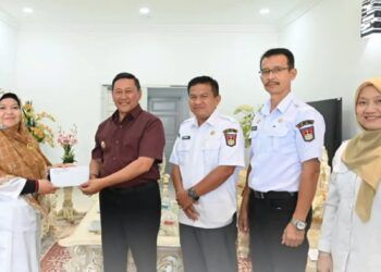 Wali Kota Bukittinggi Lepas Dua Kafilah Ikuti MTQ Nasional Korpri ke-8 di Makassar