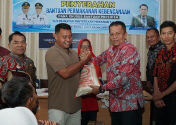 Terdampak Banjir hingga Gagal Panen, 30 Warga Payakumbuh Terima Bantuan Presiden