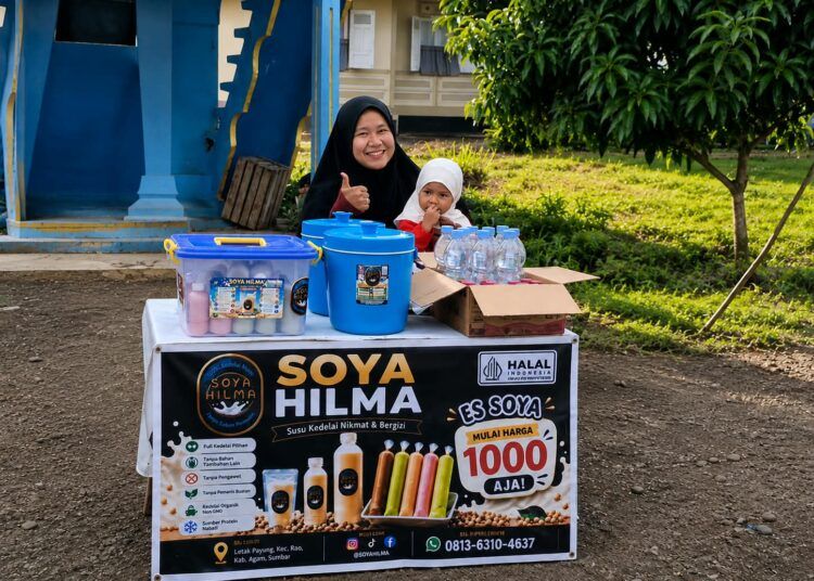 Soya Hilma, usaha produksi susu kedelai tanpa pengawet di Tabek Panjang, Kecamatan Baso, Kabupaten Agam, Sumatera Barat.