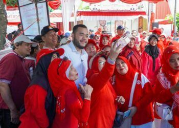 Hadiri Jalan Santai Kubu Dalam Parak Karakah, Wali Kota Padang Ajak Warga Pilah Sampah