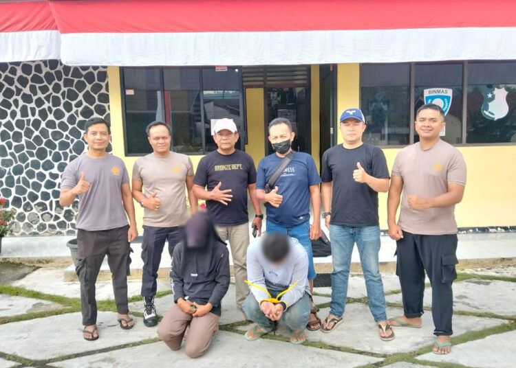 Polisi menangkap perempuan berinisial AS (24) dan pria berinisial YEP (22) di lokasi berbeda di Kabupaten Lima Puluh Kota, Sumatera Barat, pada Kamis (27/8/2026), terkait dugaan aborsi dan pembuangan janin. Keduanya merupakan pasangan kekasih. Foto: Polsek Guguak