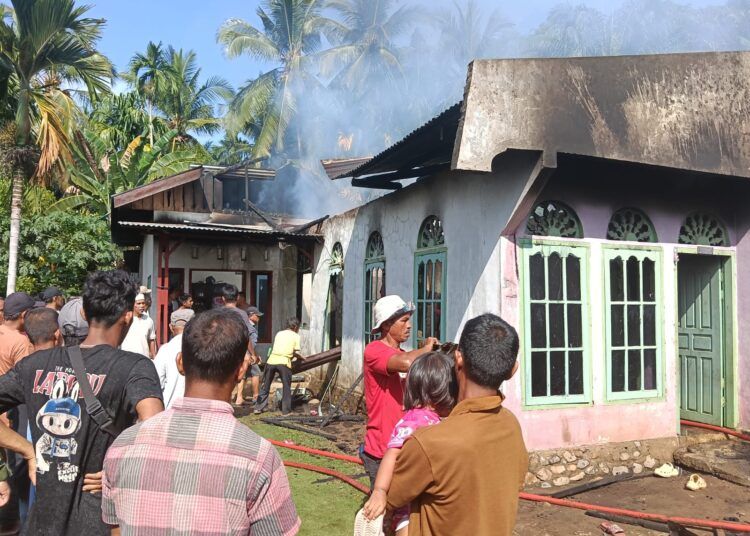 Satu unit rumah permanen milik Nurhayati (63) di Lakitan Selatan, Kecamatan Lengayang, Kabupaten Pesisir Selatan, terbakar pada Jumat (28/8/2026).
