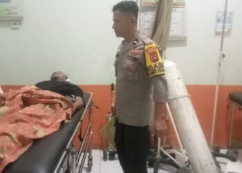 Pegawai Koperasi Tewas Dilindas Truk di Pesisir Selatan, Terjatuh Saat Kendarai Motor