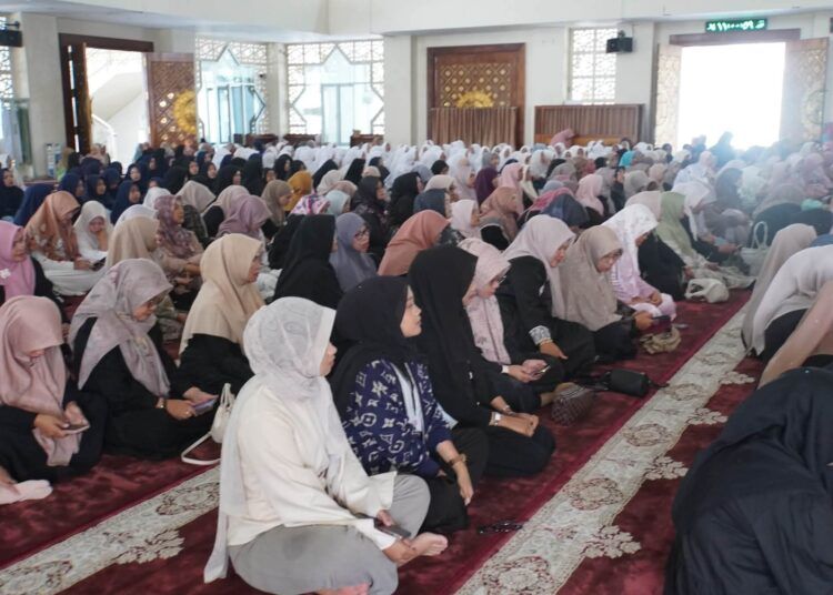 Tim Penggerak Pemberdayaan dan Kesejahteraan Keluarga (TP-PKK) Padang Panjang menggelar Kajian Muslimah Spesial bersama Ustazah Aisyah Rupnidah di Masjid Agung Manarul ‘Ilmi Islamic Centre, Minggu (30/8/2026).