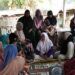 Heboh! Sekelompok Emak-emak Tolak Keberadaan Satu Keluarga di Dharmasraya