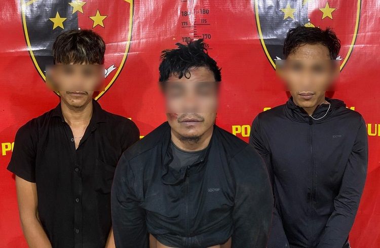 Polisi menangkap tiga warga Riau di tiga tempat di Kota Payakumbuh, Sumatera Barat, pada Sabtu (29/8/2026) karena diduga mencuri kabel tower telekomunikasi. Foto: Polres Payakumbuh