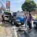 Daihatsu Feroza Tabrak Minibus Terparkir di Tanah Datar