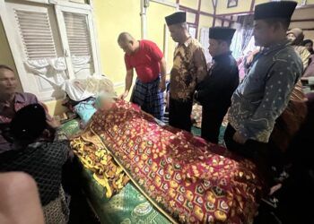 Warga Solok Tewas Tersengat Listrik Saat Tarik Kabel Internet