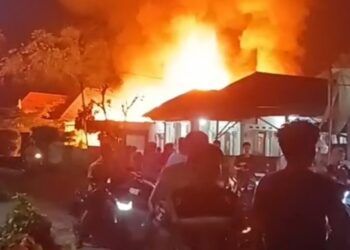 Dua Rumah di Padang Terbakar Malam Hari, Kerugian Ditaksir Rp800 Juta