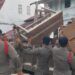 Satpol PP Padang Gusur Lapak PKL yang Jualan di Trotoar dan Badan Jalan, Peralatan Diangkut