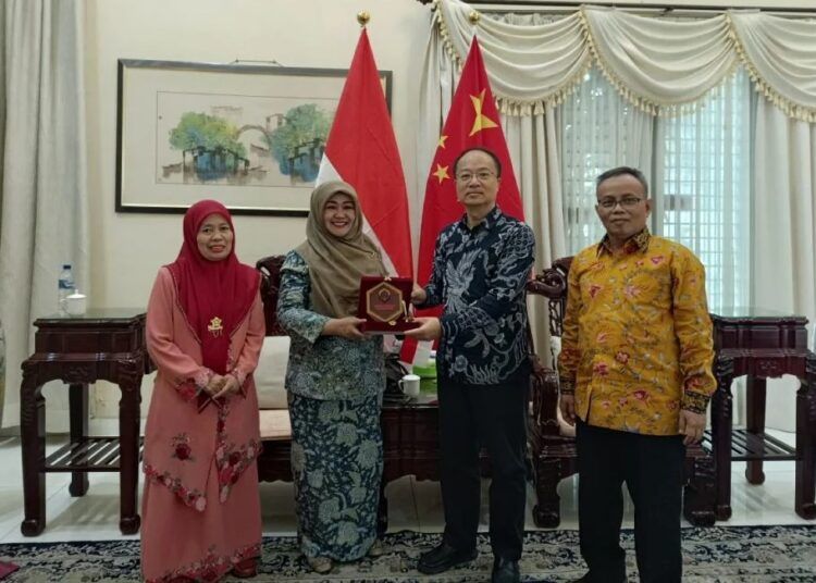Rektor UIN Imam Bonjol Padang, Martin Kustati, dan jajaran mengunjungi Konsulat Jenderal Republik Rakyat Tiongkok di Medan pada Rabu (26/8/2026). Foto: UIN Imam Bonjol Padang