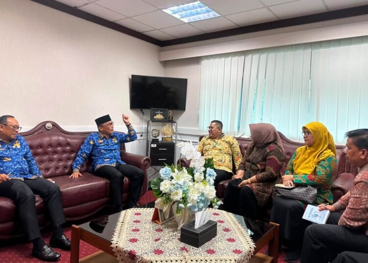 Wali Kota Padang Panjang, Hendri Arnis, menemui Kepala BKN, Zudan Arif Fakrulloh, di Jakarta pada Kamis (17/9/2026). Foto: Pemko Padang
