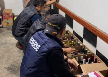 Satuan Reserse Kriminal (Satreskrim) Polres Solok Kota merazia warung yang menjual minuman beralkohol, Rabu (16/9/2026).