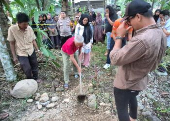 Kuburan Baru Sedalam 30 Sentimeter Gegerkan Warga di Solok, Isinya Janin