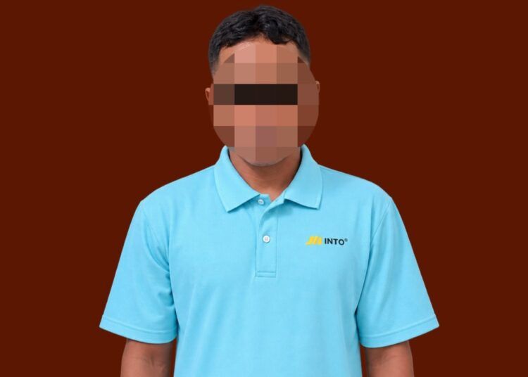 Polisi menangkap HN (43), pria yang diduga mencuri ponsel warga di Jorong Koto Kaciak, Nagari Taeh Baruah, Kabupaten Lima Puluh Kota, menggunakan tongkat sepanjang 4 meter.