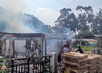 Api Mengamuk di Agam, Sebuah Rumah dan Mobil Ludes Terbakar