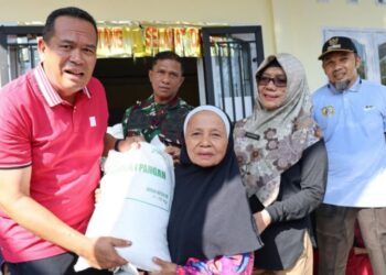 Wako Yota Balad Salurkan Bantuan Beras kepada 1.373 Keluarga Penerima Manfaat di Pariaman Utara