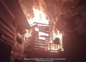 Korsleting Listrik Picu Kebakaran Rumah Pohon di Kawasan Pasar Payakumbuh