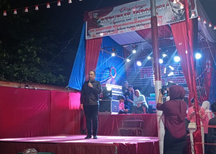 Nanda saat menghadiri malam puncak peringatan HUT ke-81 Kemerdekaan Republik Indonesia yang digelar warga RW 07 Purus, Senin (7/9/2026).