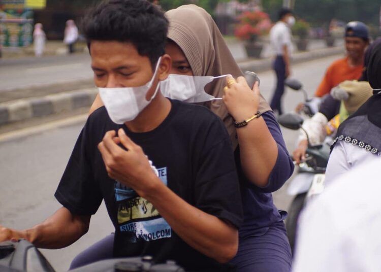 Kualitas udara di Kabupaten Dharmasraya hari ini masuk kategori tidak sehat dengan Indeks Standar Pencemar Udara (ISPU) berada di angka 119, Senin (13/9/2026).