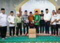 Wali Kota Padang Terima Bantuan Al-Qur’an dari Gebu Minang untuk Masjid Al Munawwarah