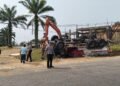 Truk Tangki BBM Terbalik di Pesisir Selatan, Satu Orang Terjepit Dalam Mobil