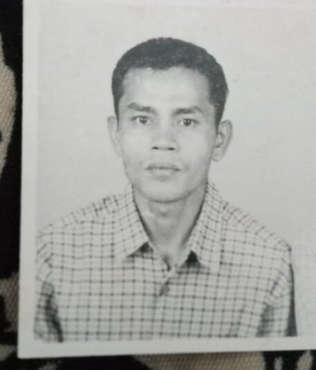 Dewi Rachmawati (23), warga Kabupaten Malang, Jawa Timur, masih berupaya menemukan ayah kandungnya, Pendri, yang kehilangan kontak dengan keluarga sejak Desember 2004.