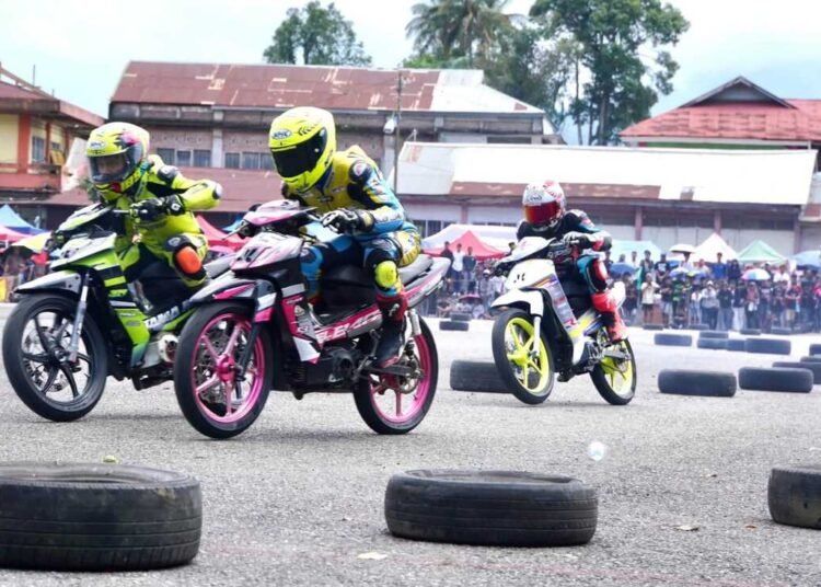 Ikatan Motor Indonesia (IMI) Kota Padang Panjang, didukung Pemko, sukses menyelenggarakan kejuaraan otomotif Wali Kota Padang Panjang Open Road Race di Lapangan Nonpermanen Khatib Sulaiman Bancah Laweh, Sabtu-Minggu (19-20/9/2026).