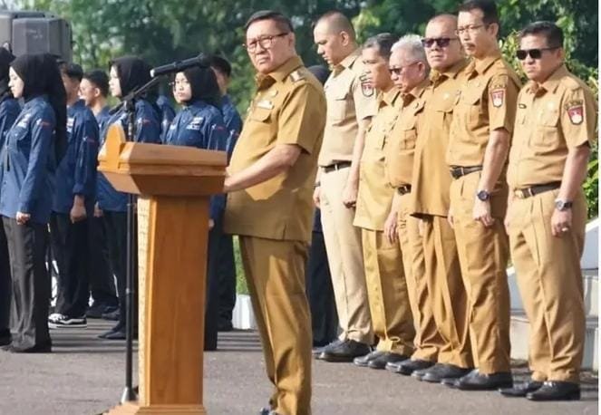 Pemerintah Kota (Pemko) Bukittinggi terus membenahi sejumlah kawasan kota sebagai bagian dari upaya meningkatkan kenyamanan masyarakat sekaligus mempertahankan karakter Bukittinggi sebagai kota tua. Hal itu disampaikan Wali Kota Bukittinggi Ramlan Nurmatias saat memimpin apel gabungan ASN di halaman Balai Kota Bukittinggi, Senin (21/9/2026).