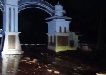 Galodo Terjang Kantor Bupati Solok, Material Batu Meluap ke Jalan Raya Solok-Padang